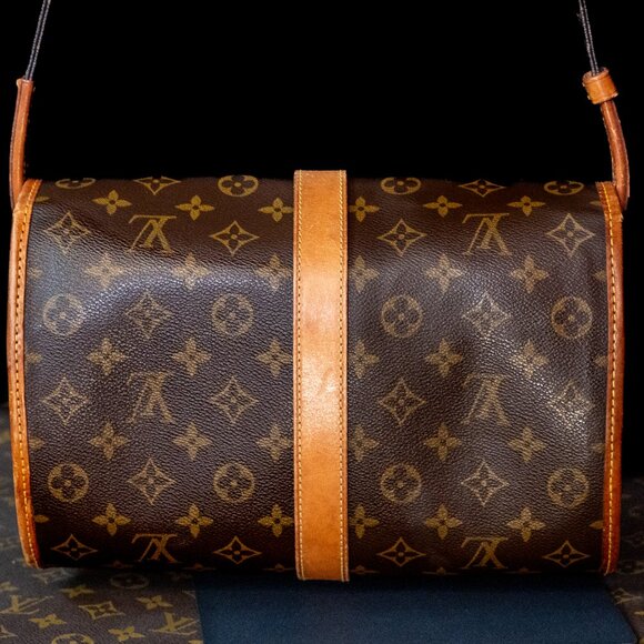 LOUIS VUITTON Monogram Canvas Marne Shoulder Bag - Vintage - Large - Picture 5 of 16